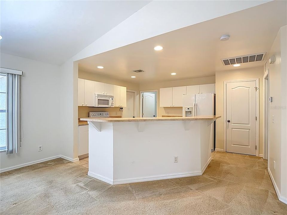 For Sale: $274,999 (3 beds, 2 baths, 1408 Square Feet)