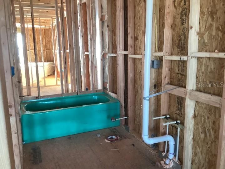 For Sale: $499,990 (4 beds, 2 baths, 2113 Square Feet)