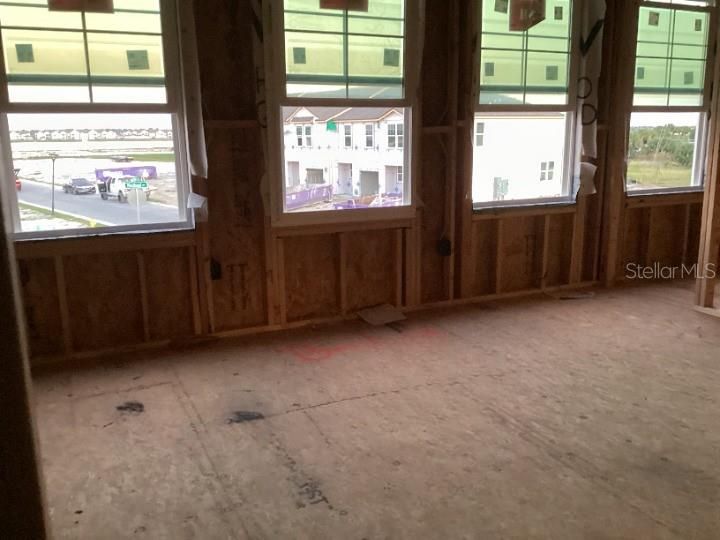 For Sale: $499,990 (4 beds, 2 baths, 2113 Square Feet)