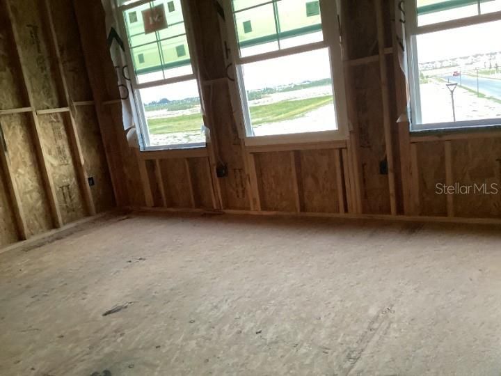 For Sale: $499,990 (4 beds, 2 baths, 2113 Square Feet)