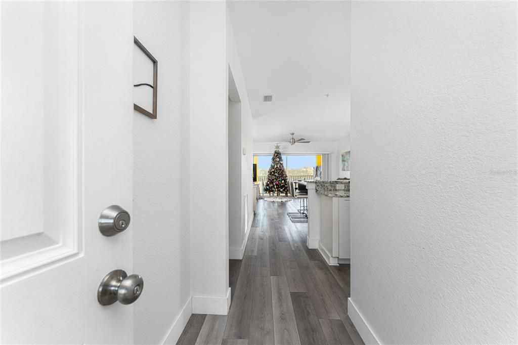 待售: $159,000 (2 贝兹, 2 浴室, 996 平方英尺)