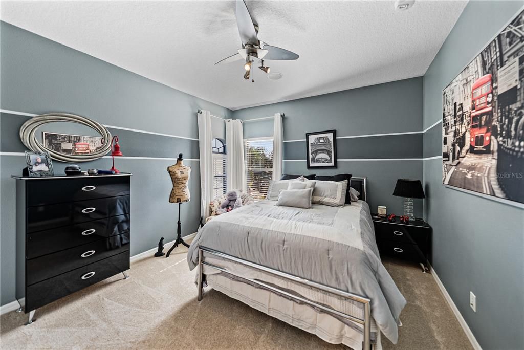 En Venta: $675,000 (6 camas, 4 baños, 4298 Pies cuadrados)