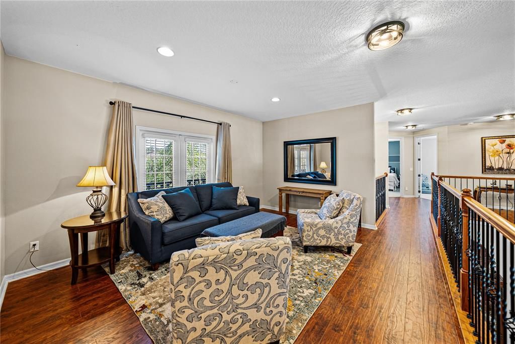 En Venta: $675,000 (6 camas, 4 baños, 4298 Pies cuadrados)