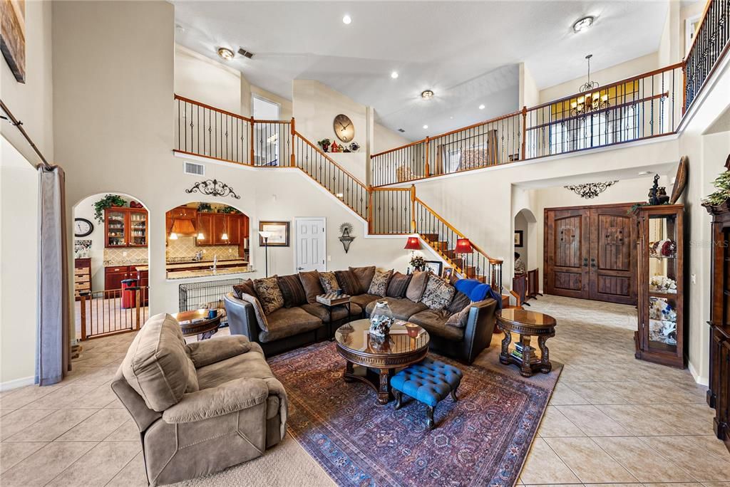 En Venta: $675,000 (6 camas, 4 baños, 4298 Pies cuadrados)