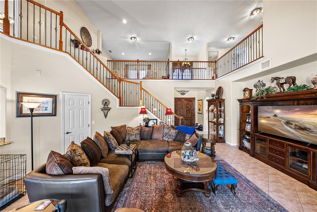 En Venta: $675,000 (6 camas, 4 baños, 4298 Pies cuadrados)