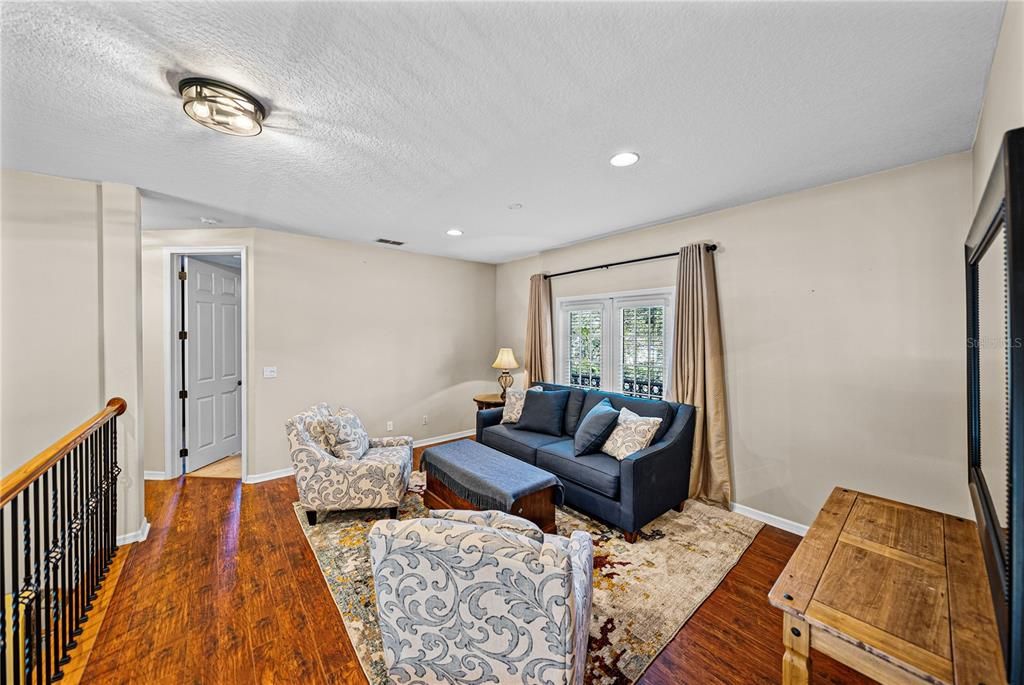 En Venta: $675,000 (6 camas, 4 baños, 4298 Pies cuadrados)