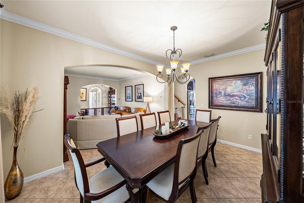 En Venta: $675,000 (6 camas, 4 baños, 4298 Pies cuadrados)