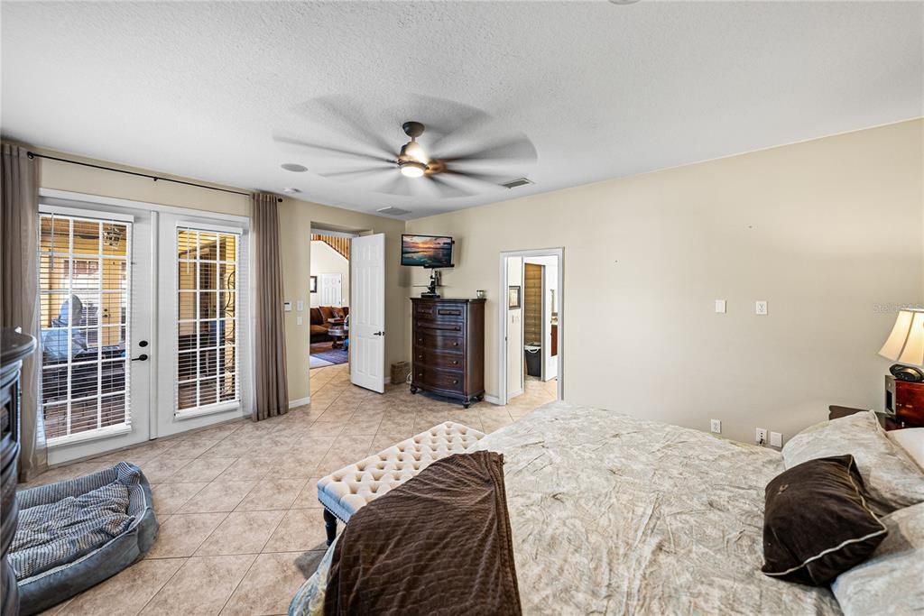 En Venta: $675,000 (6 camas, 4 baños, 4298 Pies cuadrados)