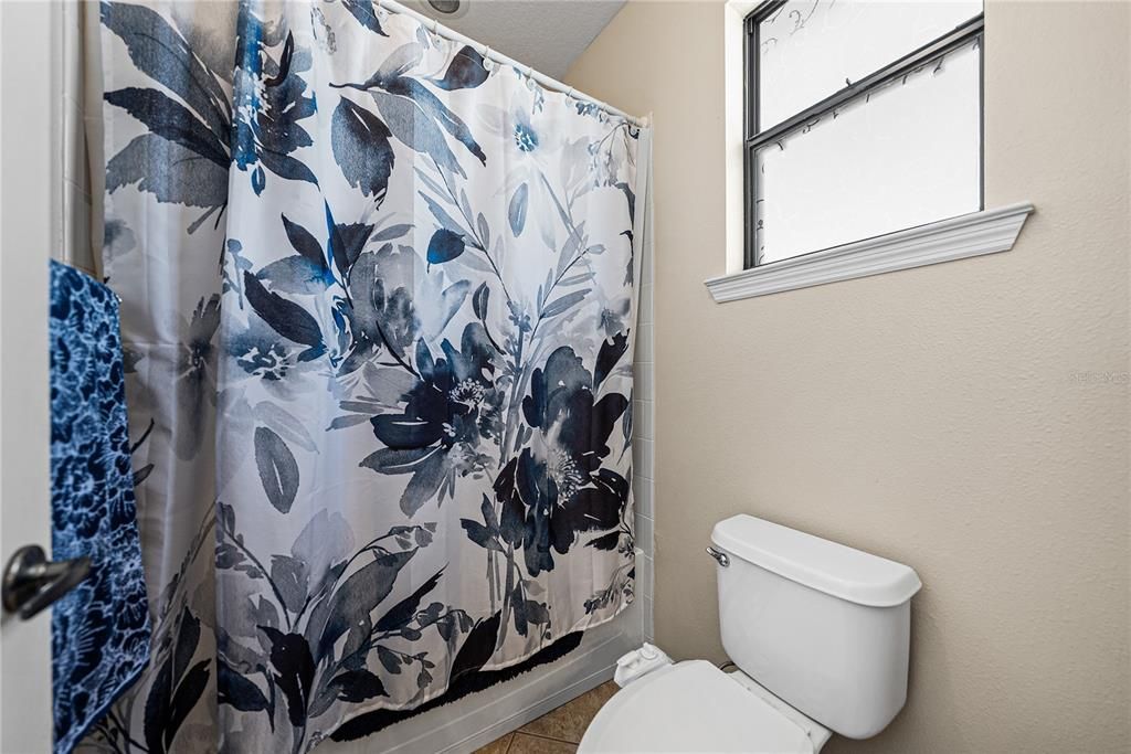 En Venta: $675,000 (6 camas, 4 baños, 4298 Pies cuadrados)