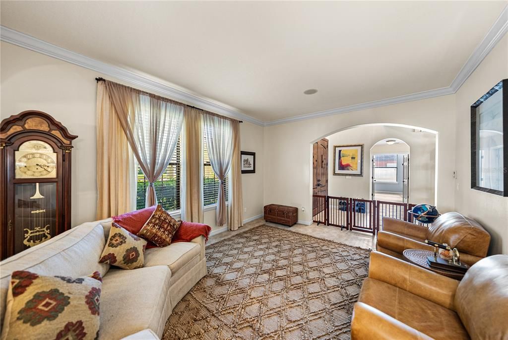 En Venta: $675,000 (6 camas, 4 baños, 4298 Pies cuadrados)