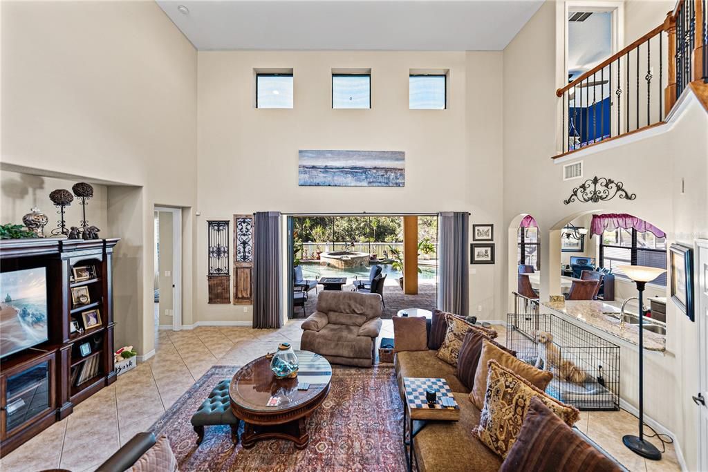 En Venta: $675,000 (6 camas, 4 baños, 4298 Pies cuadrados)