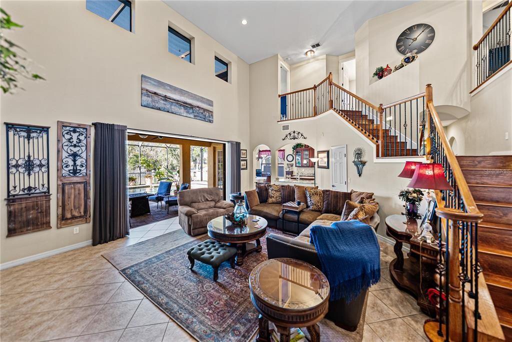 En Venta: $675,000 (6 camas, 4 baños, 4298 Pies cuadrados)