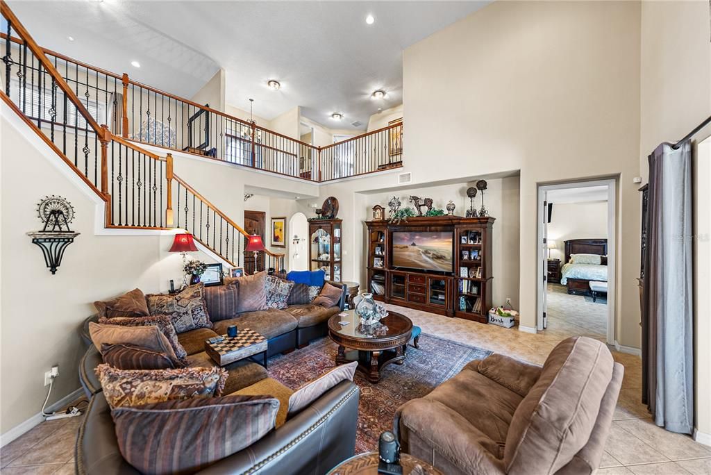 En Venta: $675,000 (6 camas, 4 baños, 4298 Pies cuadrados)