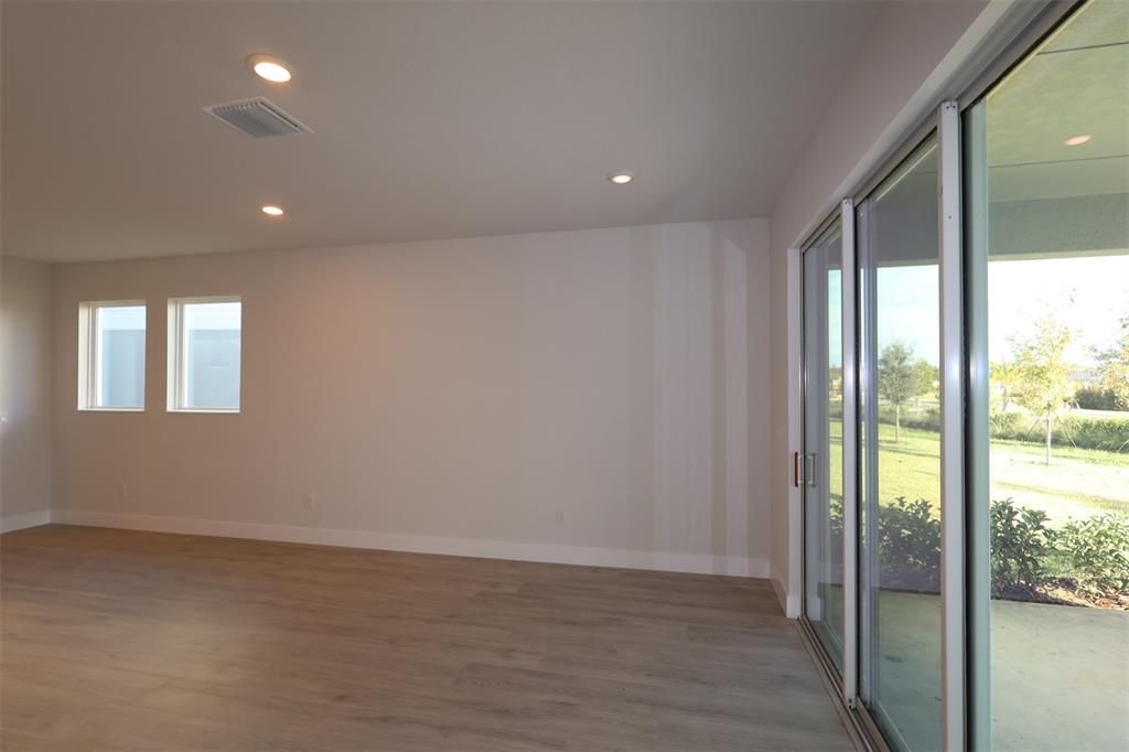 На продажу: $530,330 (4 спален, 2 ванн, 2411 Квадратных фут)