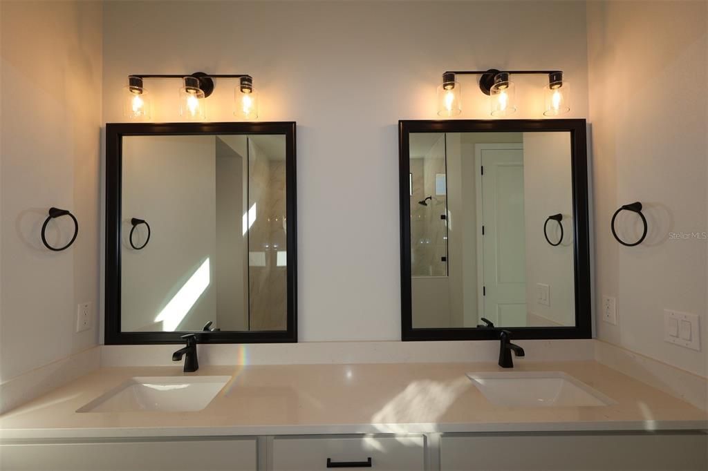 На продажу: $530,330 (4 спален, 2 ванн, 2411 Квадратных фут)