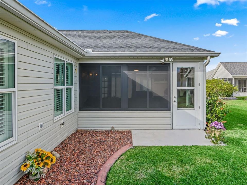 For Sale: $469,000 (3 beds, 2 baths, 2061 Square Feet)