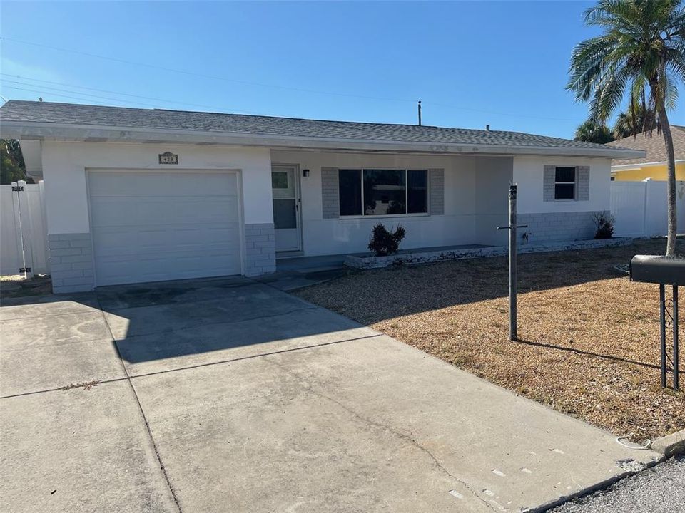 En Renta: $2,450 (2 camas, 2 baños, 1108 Pies cuadrados)