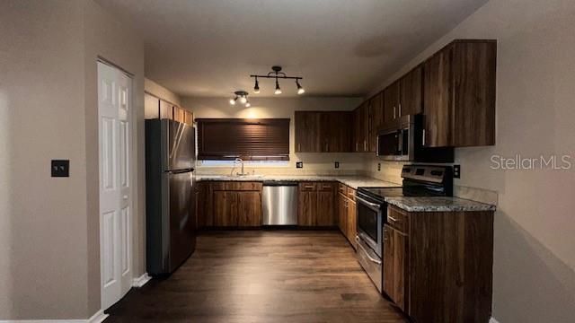 出租: $1,950 (3 贝兹, 2 浴室, 1586 平方英尺)