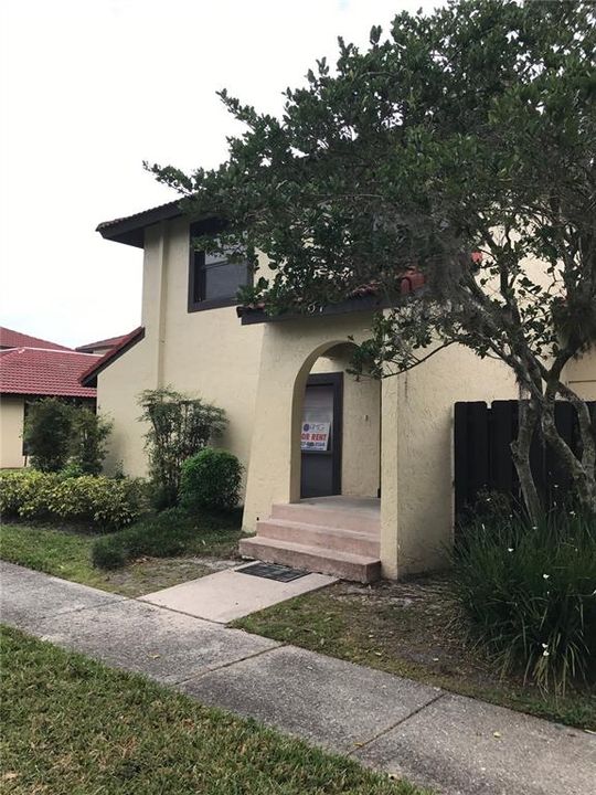 出租: $1,950 (3 贝兹, 2 浴室, 1586 平方英尺)