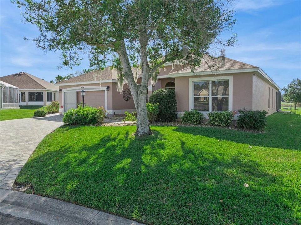 Active With Contract: $570,000 (3 beds, 2 baths, 1920 Square Feet)