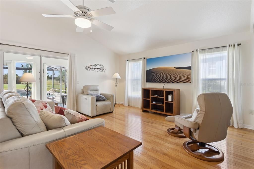 Active With Contract: $570,000 (3 beds, 2 baths, 1920 Square Feet)