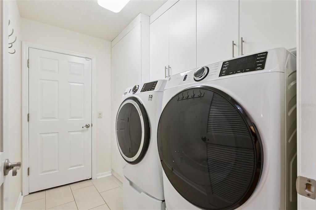 Active With Contract: $570,000 (3 beds, 2 baths, 1920 Square Feet)