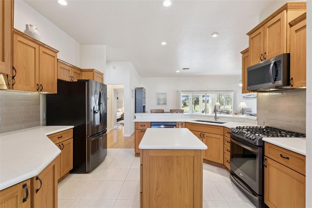 Active With Contract: $570,000 (3 beds, 2 baths, 1920 Square Feet)