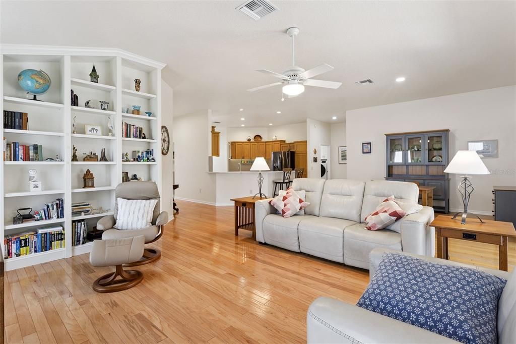 Active With Contract: $570,000 (3 beds, 2 baths, 1920 Square Feet)