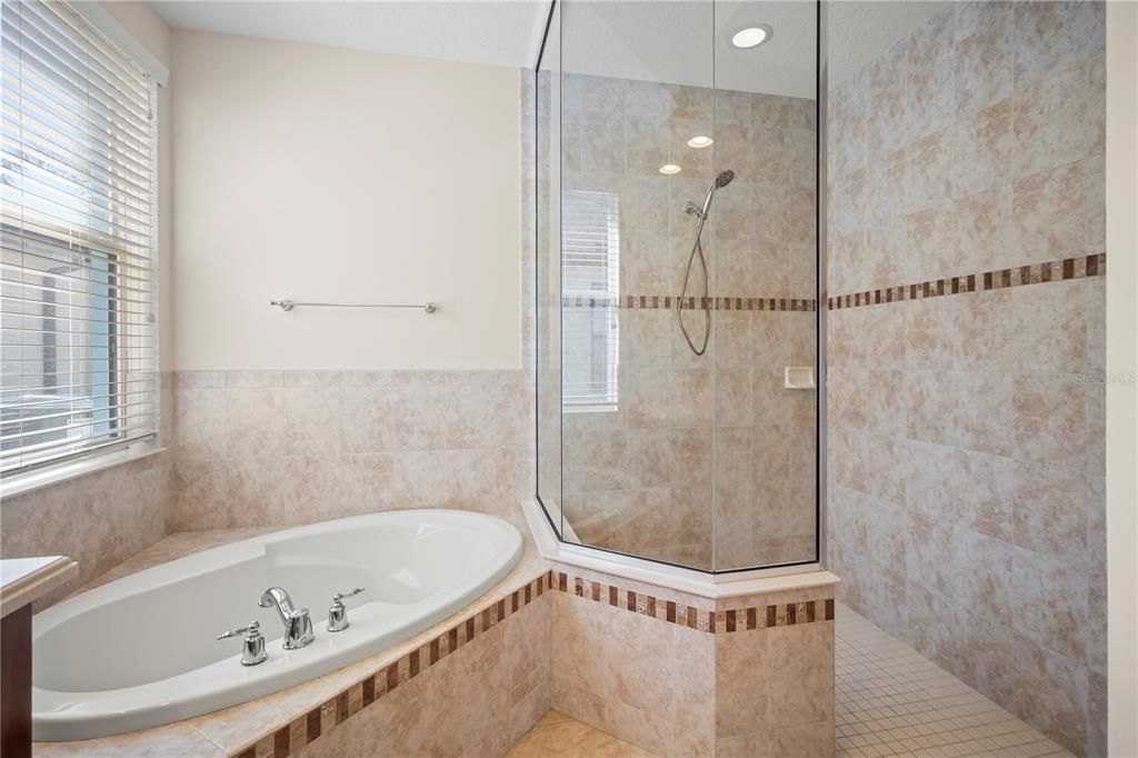 待售: $545,000 (3 贝兹, 2 浴室, 2073 平方英尺)