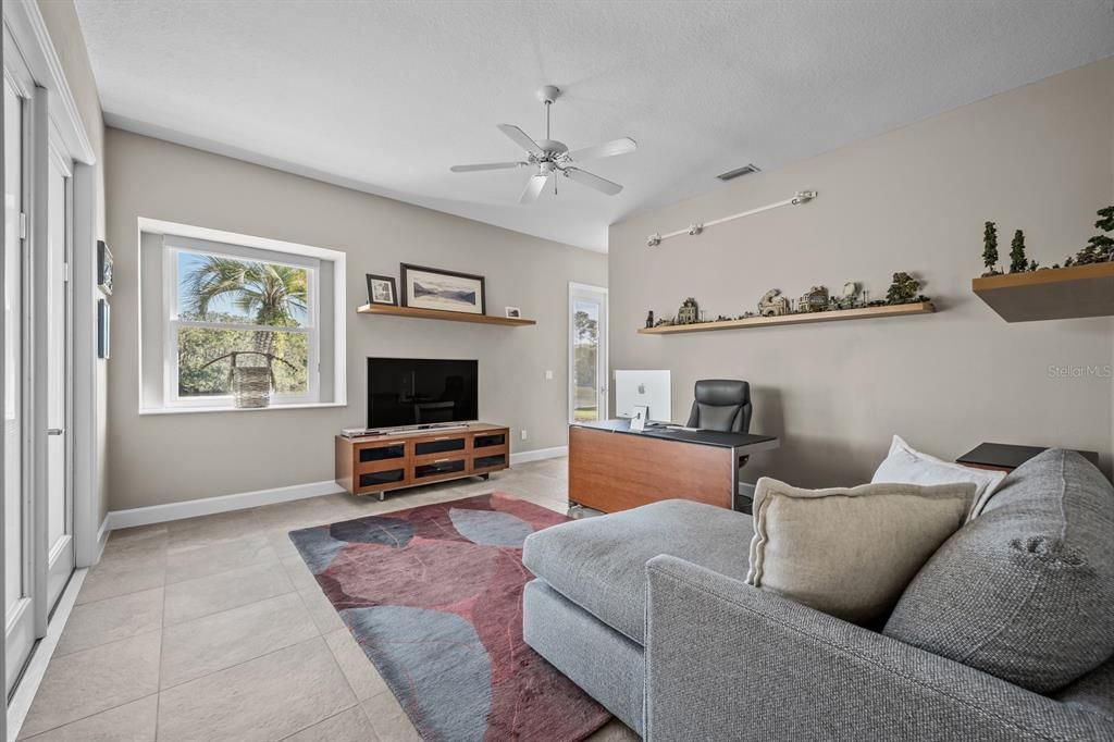 Activo con contrato: $1,275,000 (4 camas, 4 baños, 3501 Pies cuadrados)