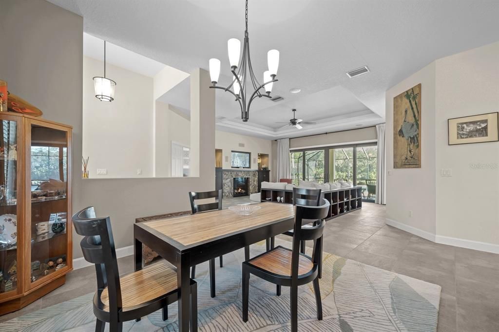 Activo con contrato: $1,275,000 (4 camas, 4 baños, 3501 Pies cuadrados)