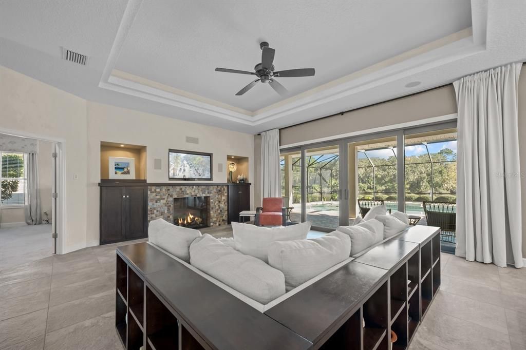 Activo con contrato: $1,275,000 (4 camas, 4 baños, 3501 Pies cuadrados)