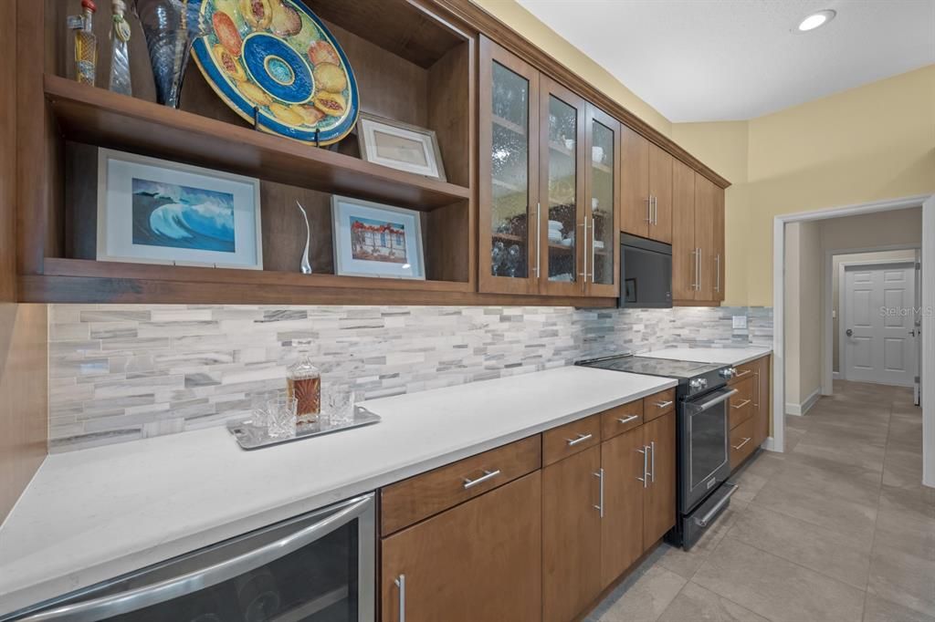 Activo con contrato: $1,275,000 (4 camas, 4 baños, 3501 Pies cuadrados)