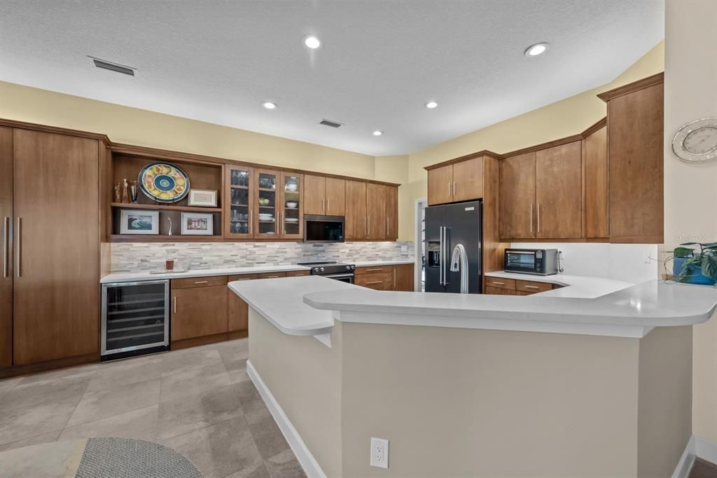 Activo con contrato: $1,275,000 (4 camas, 4 baños, 3501 Pies cuadrados)