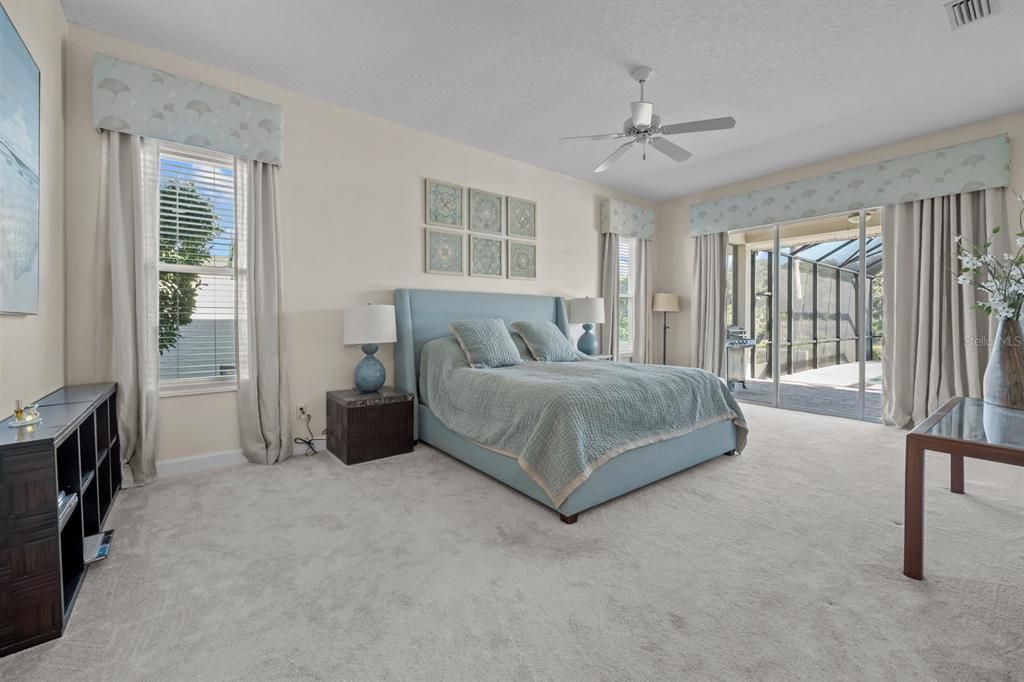 Activo con contrato: $1,275,000 (4 camas, 4 baños, 3501 Pies cuadrados)