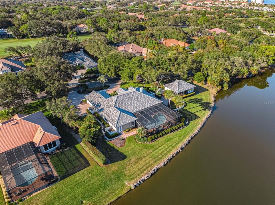 Activo con contrato: $1,275,000 (4 camas, 4 baños, 3501 Pies cuadrados)