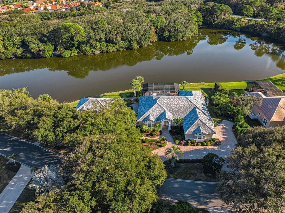 Activo con contrato: $1,275,000 (4 camas, 4 baños, 3501 Pies cuadrados)