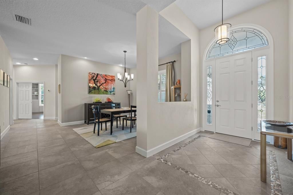 Activo con contrato: $1,275,000 (4 camas, 4 baños, 3501 Pies cuadrados)