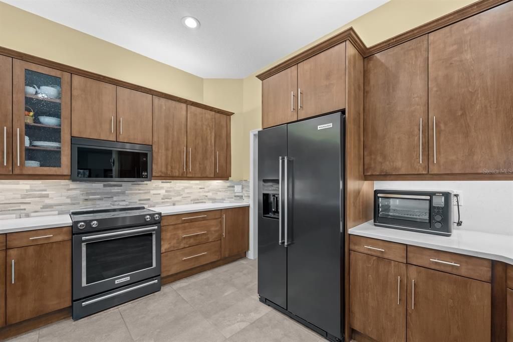 Activo con contrato: $1,275,000 (4 camas, 4 baños, 3501 Pies cuadrados)