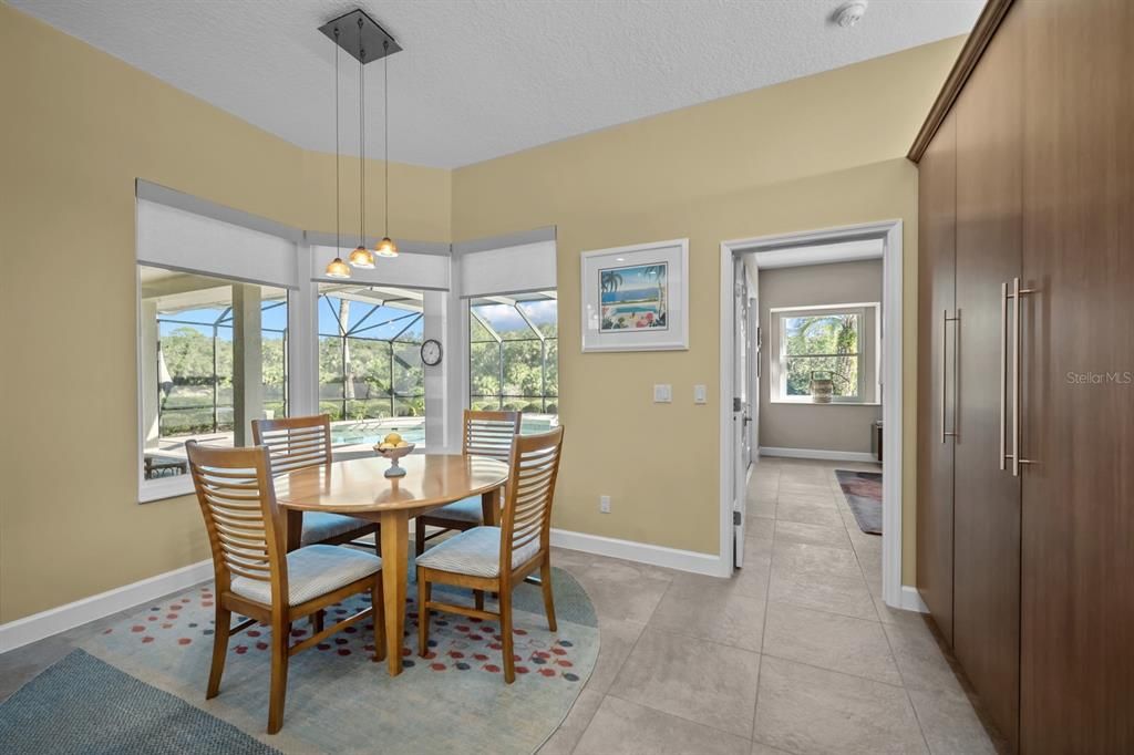 Activo con contrato: $1,275,000 (4 camas, 4 baños, 3501 Pies cuadrados)