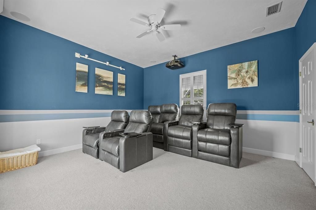 Activo con contrato: $1,275,000 (4 camas, 4 baños, 3501 Pies cuadrados)