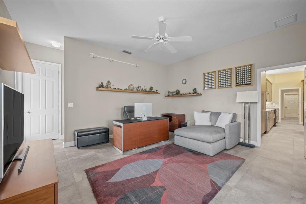 Activo con contrato: $1,275,000 (4 camas, 4 baños, 3501 Pies cuadrados)