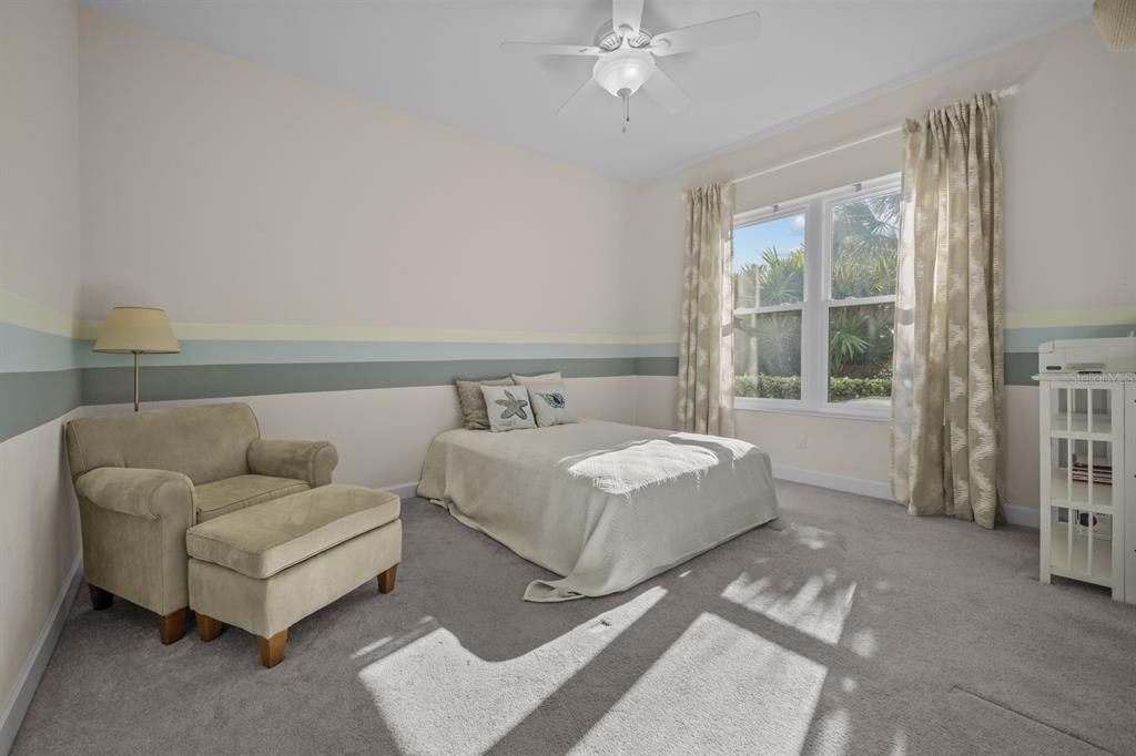 Activo con contrato: $1,275,000 (4 camas, 4 baños, 3501 Pies cuadrados)