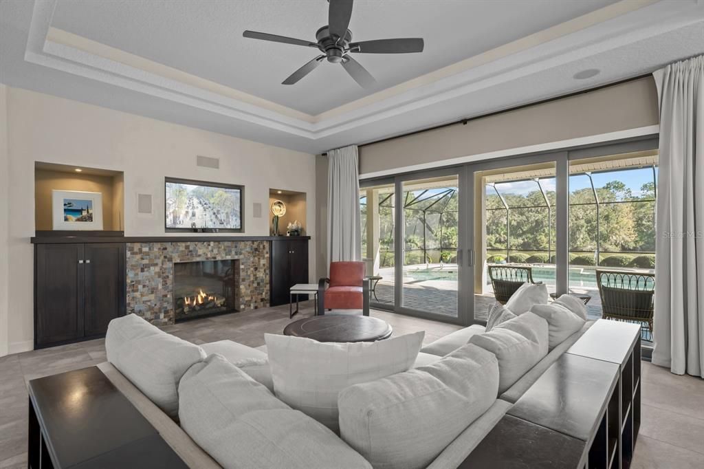 Activo con contrato: $1,275,000 (4 camas, 4 baños, 3501 Pies cuadrados)