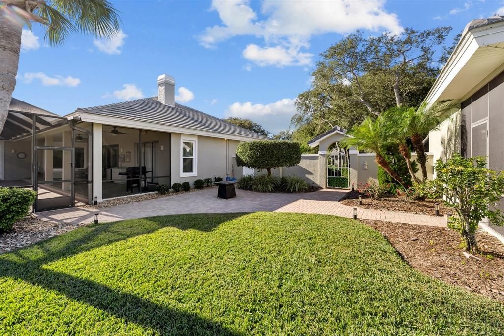 Activo con contrato: $1,275,000 (4 camas, 4 baños, 3501 Pies cuadrados)