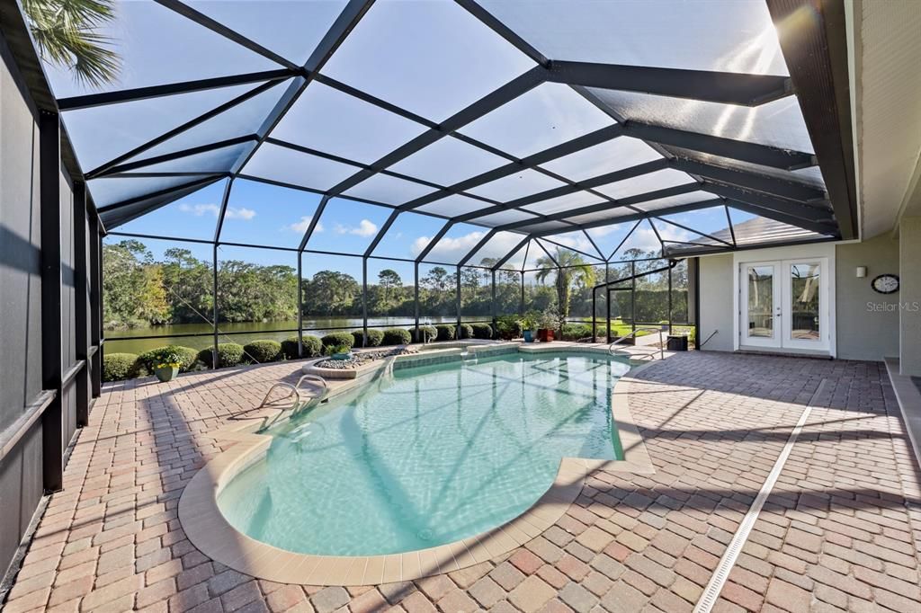 Activo con contrato: $1,275,000 (4 camas, 4 baños, 3501 Pies cuadrados)