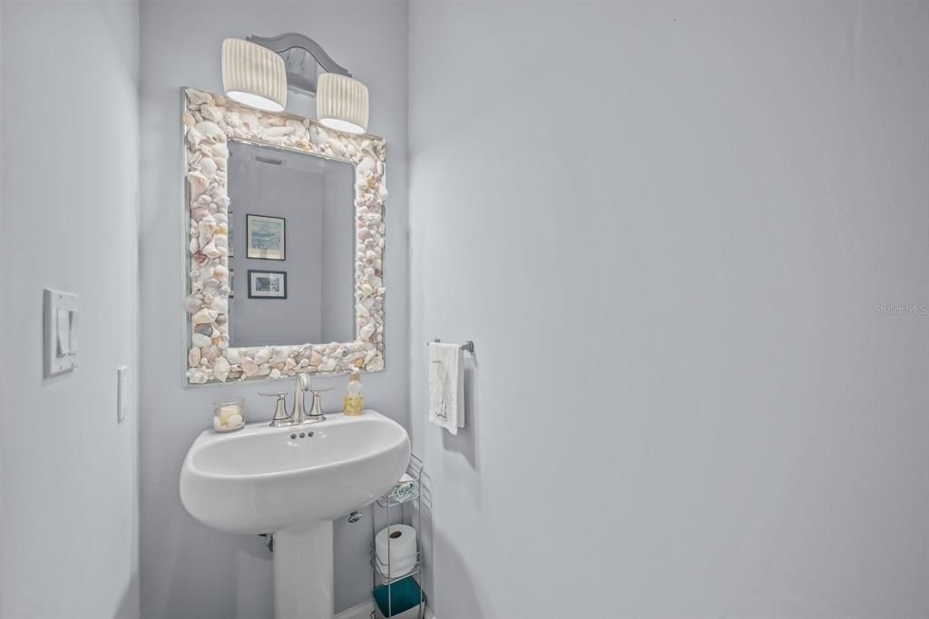 Activo con contrato: $1,275,000 (4 camas, 4 baños, 3501 Pies cuadrados)