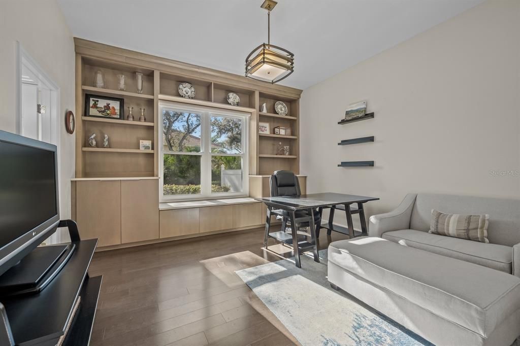 Activo con contrato: $1,275,000 (4 camas, 4 baños, 3501 Pies cuadrados)