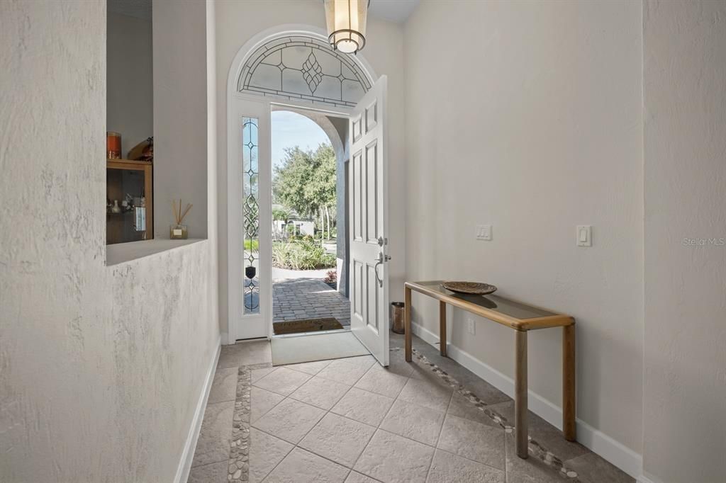 Activo con contrato: $1,275,000 (4 camas, 4 baños, 3501 Pies cuadrados)