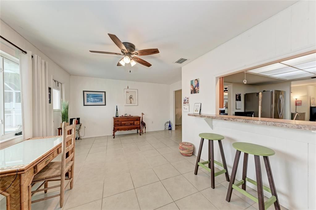 En Venta: $439,000 (3 camas, 2 baños, 1668 Pies cuadrados)